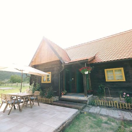 Plitvice Chalet Villa Korana ภายนอก รูปภาพ